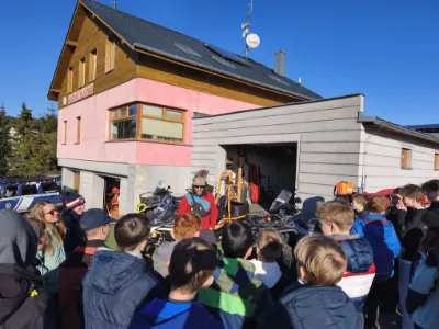 7.B - 3. den lyžařského výcviku: Interaktivní přednáška Horské služby