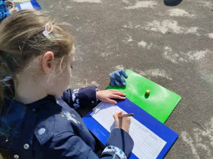 3.C venku trénuje PÁDY :-)